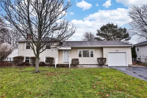 516 Fetzner Rd, Greece, NY 14626
