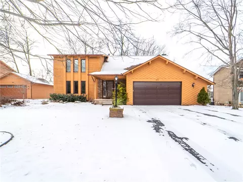 151 Mill Hollow Xing, Greece, NY 14626