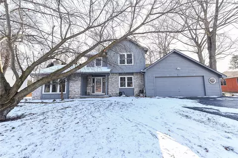 445 Thrushwood Ln, Webster, NY 14580
