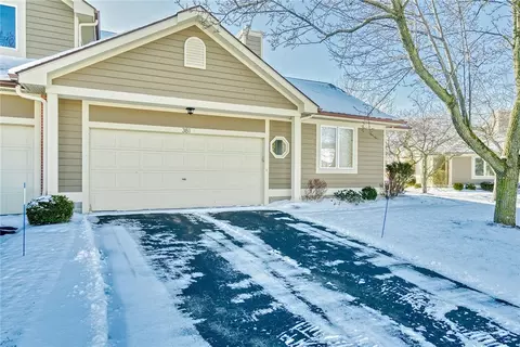 381 Spinnaker Ln, Webster, NY 14580