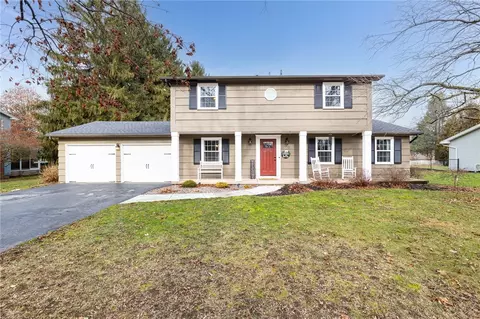 760 Newberry Ln, Webster, NY 14580