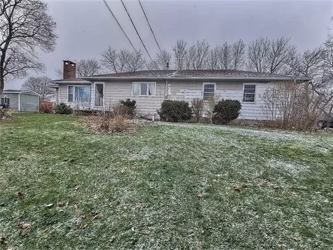 9286 Warsaw Rd, Le Roy, NY 14482