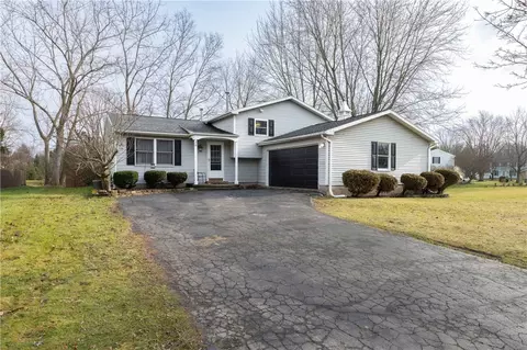 36 Covered Wagon, West Henrietta, NY 14586