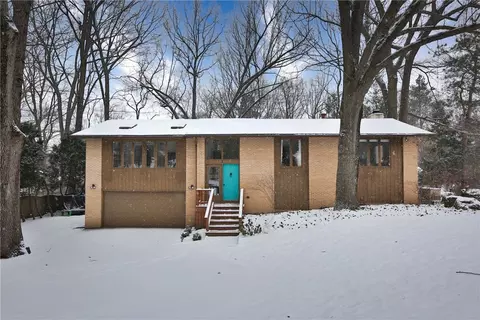 3 Old Lyme Rd, Pittsford, NY 14534