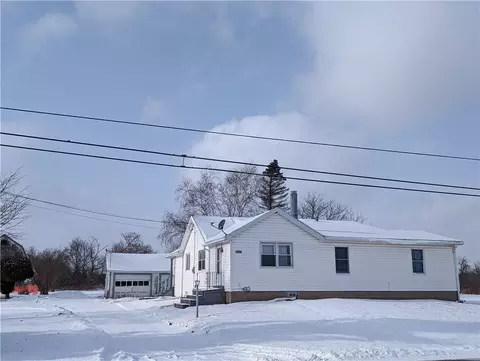 5906 N Lake Rd, Bergen, NY 14416