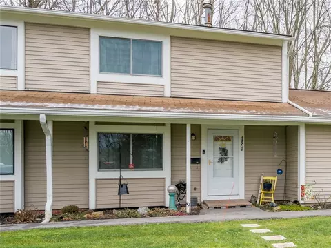 121 Norwich Dr, Ogden, NY 14624