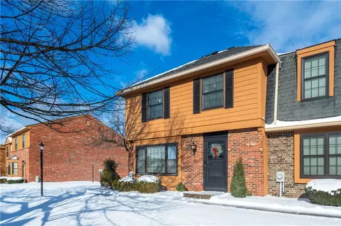 11 Dunbridge Hts, Perinton, NY 14450