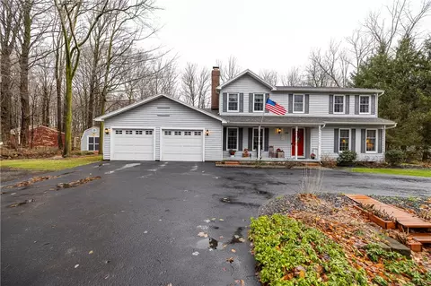 177 Berg Rd, Ontario, NY 14519