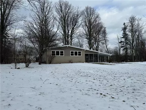 216 Cheney Pkwy, Pittsford, NY 14534