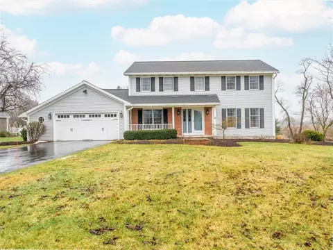 2 White Horse Ln, Avon, NY 14414