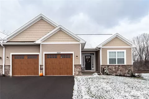 5123 Red Oak Ln, Batavia, NY 14020