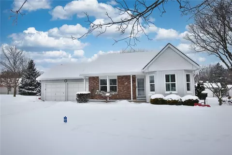 21 Laurelcrest Dr, Ogden, NY 14559