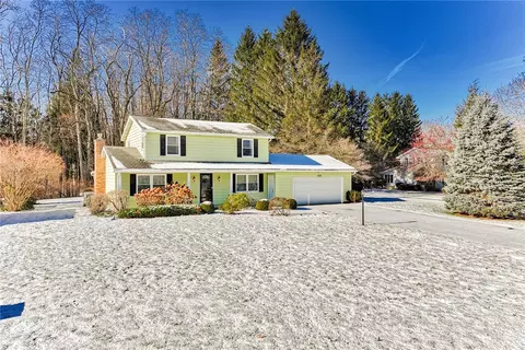 1220 Wildflower Dr, Webster, NY 14580