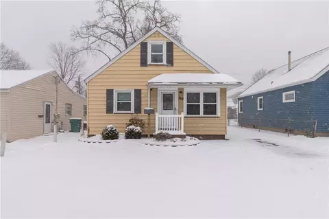 359 Leonard Rd, Greece, NY 14616