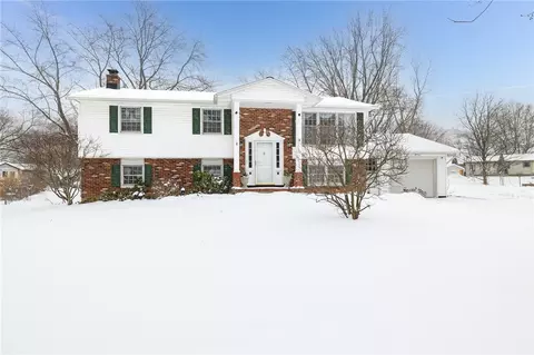9 S Hill Cir, Gates, NY 14606