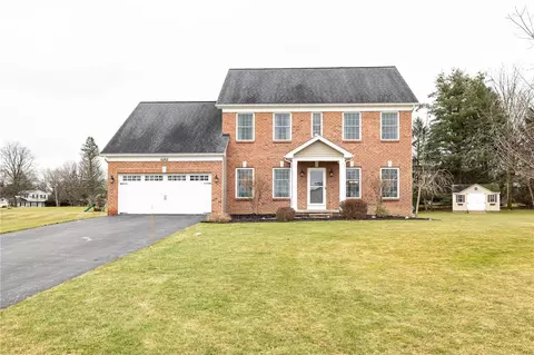 6262 Pheasants Xing, Farmington, NY 14425