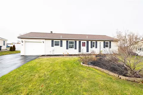 37 Pinon Dr, West Henrietta, NY 14586