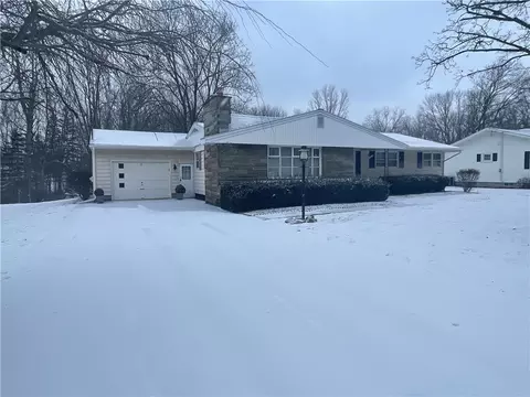 7 Thurber Dr, Waterloo, NY 13165