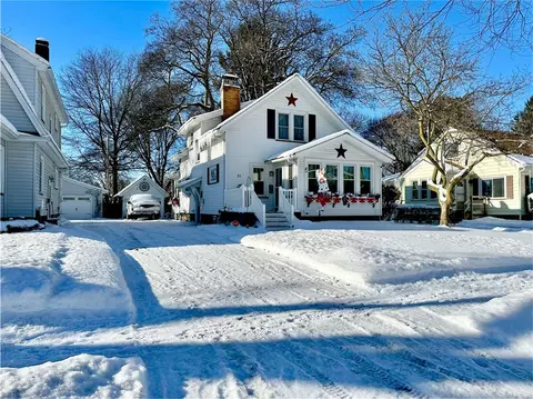 71 Coleman Ave, Ogden, NY 14559
