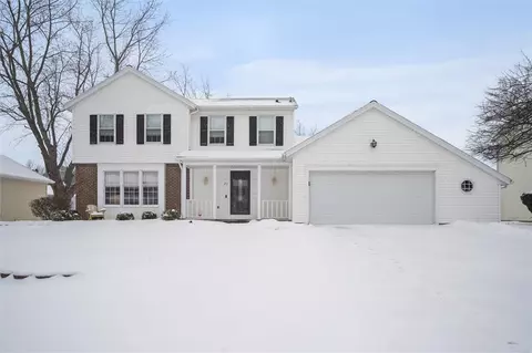 27 Applewood Dr, Greece, NY 14612