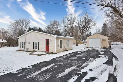 4570 Mayflower Dr, Canandaigua, NY 14424