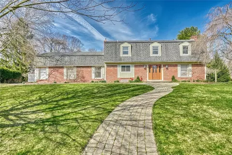 1212 Severn Rdg, Webster, NY 14580
