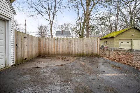 Exterior - 385 Barry Rd, Irondequoit, NY 14617 photo 5 of 10