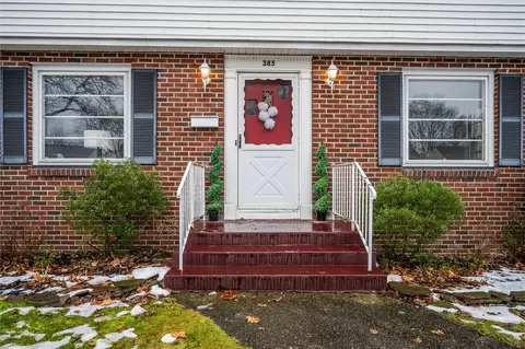 Exterior - 385 Barry Rd, Irondequoit, NY 14617 photo 2 of 10