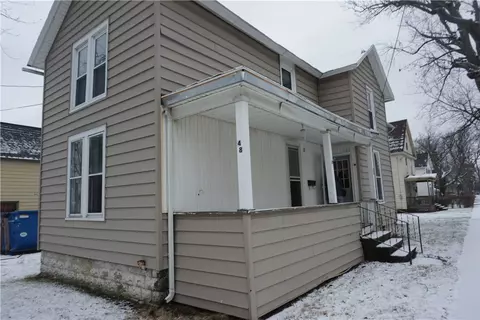 48 W Doughty St, Dunkirk, NY 14048