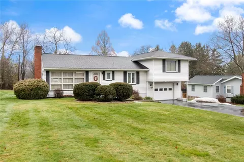 85 Castle Acres Dr, Webster, NY 14580