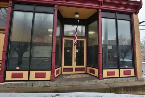 2 S Main St, Potter, NY 14544