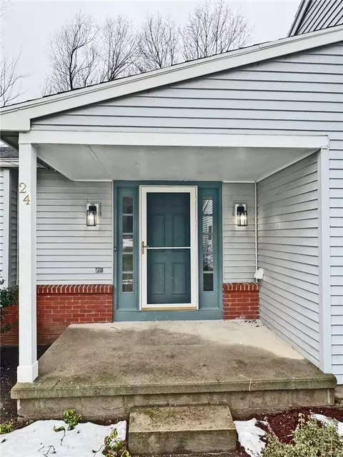 24 Brandywine Ln, Perinton, NY 14450