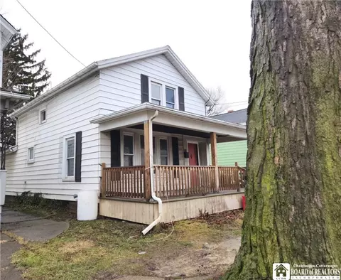 68 King St, Dunkirk, NY 14048