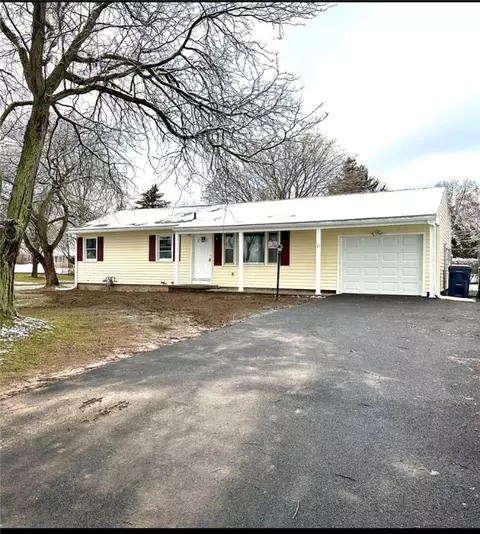 15 Andony Ln, Chili, NY 14624