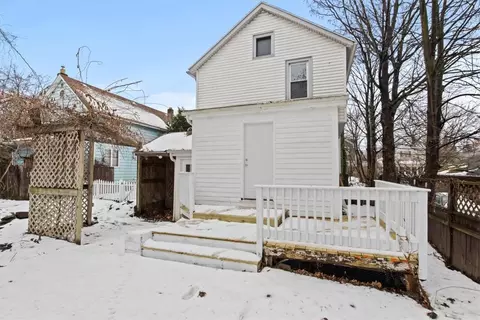 Exterior - 301 Lynn Dr, Irondequoit, NY 14622 photo 3 of 3