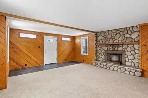 Living - 301 Lynn Dr, Irondequoit, NY 14622 photo 1 of 3
