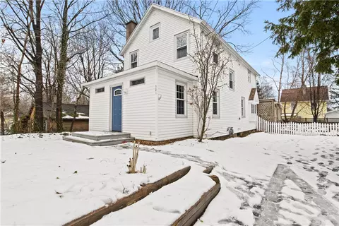 301 Lynn Dr, Irondequoit, NY 14622