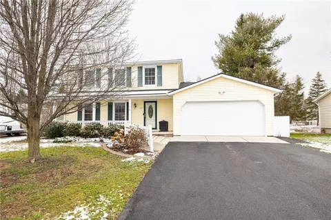 22 Stone Fence Cir, Greece, NY 14626