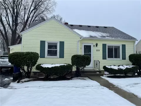223 Wildwood Dr, Greece, NY 14616