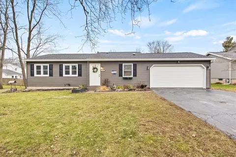 284 Red Rock Rd, Greece, NY 14626