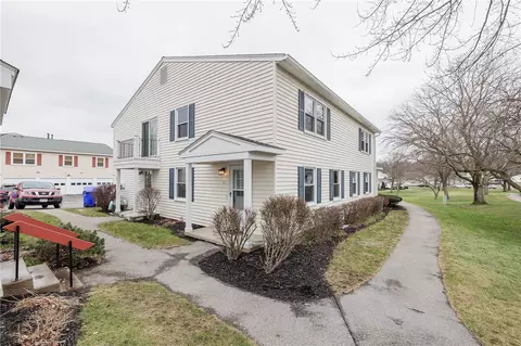 21 Eagle Ln, Perinton, NY 14450
