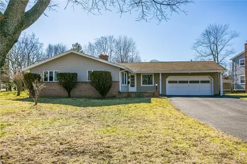 135 Alderwood Ln, Greece, NY 14615