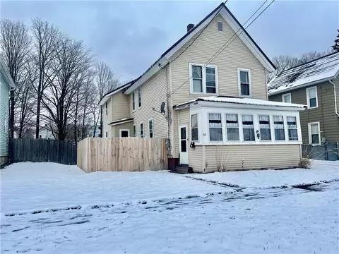 28 Crandall St, Cortland, NY 13045