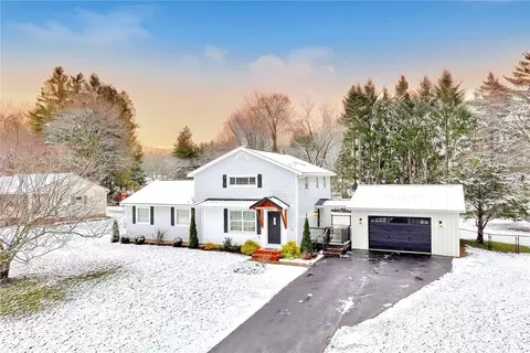 134 Horizon Dr, Rochester, NY 14625
