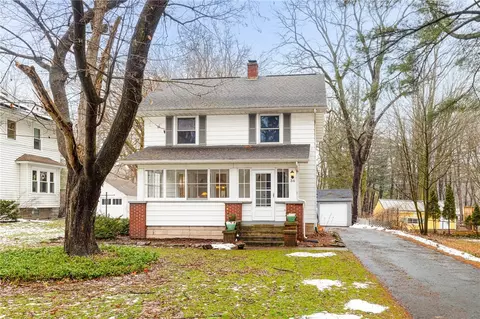 36 Golf Ave, Pittsford, NY 14534