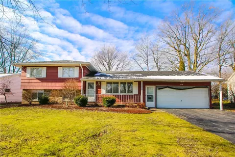 20 Gemini Cir, Gates, NY 14606
