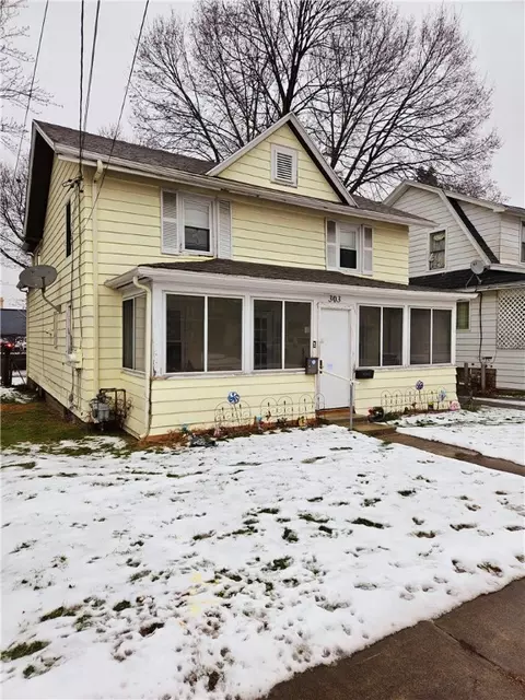 303 W Elm St, East Rochester, NY 14445