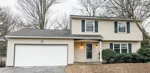 101 Beacon Hills Dr N, Penfield, NY 14526