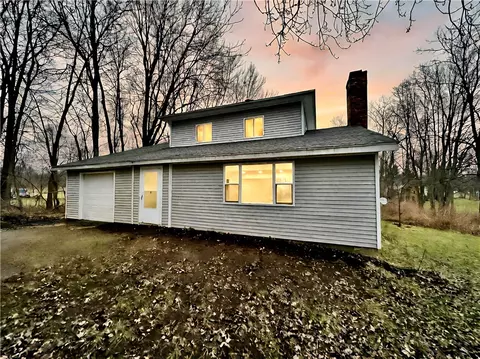 203 Elm St, Galen, NY 14433