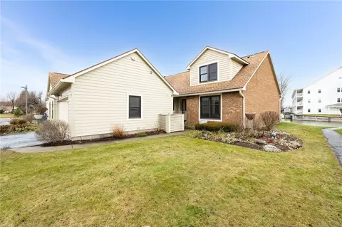 7 Island Ln, Canandaigua, NY 14424